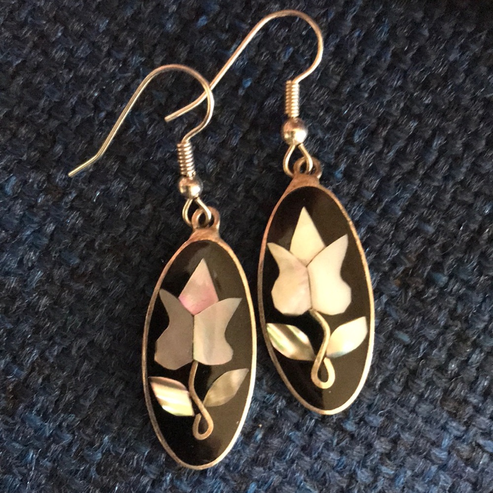 Blank onyx and abalone inlaid earrings